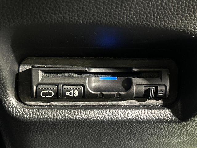 フィットハイブリッド Ｌパッケージ　純正ナビ　シティブレーキアクティブシステム　バックカメラ　禁煙車　ＬＥＤヘッド　ＥＴＣ　クルーズコントロール　オートライト　オートエアコン　Ｂｌｕｅｔｏｏｔｈ　ＣＤ　ＤＶＤ再生（7枚目）