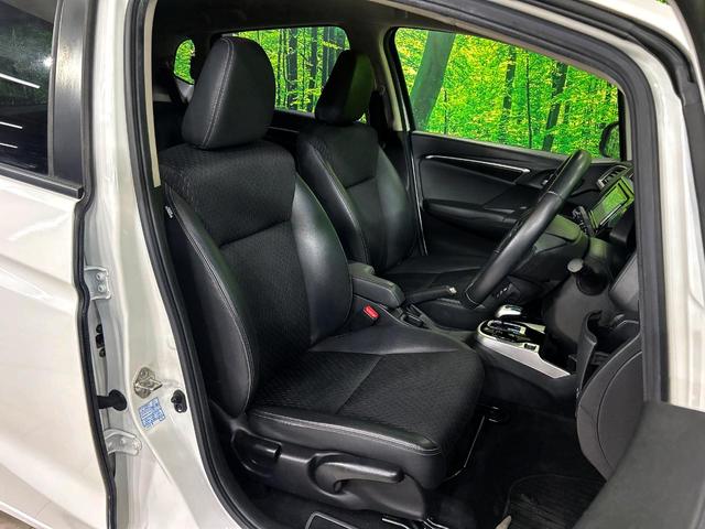 フィットハイブリッド Ｌパッケージ　純正ナビ　シティブレーキアクティブシステム　バックカメラ　禁煙車　ＬＥＤヘッド　ＥＴＣ　クルーズコントロール　オートライト　オートエアコン　Ｂｌｕｅｔｏｏｔｈ　ＣＤ　ＤＶＤ再生（8枚目）