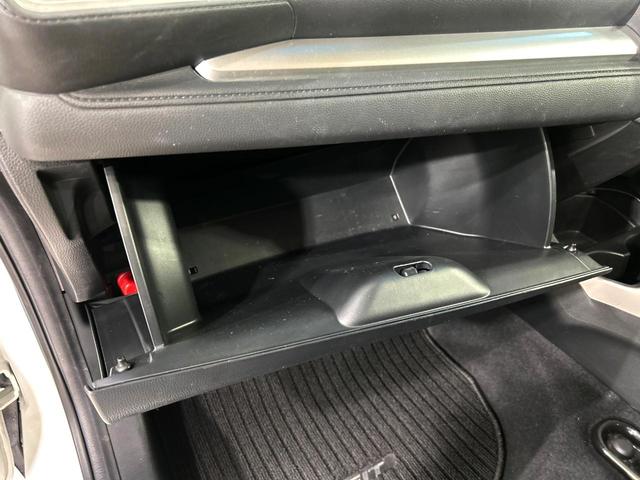 フィットハイブリッド Ｌパッケージ　純正ナビ　シティブレーキアクティブシステム　バックカメラ　禁煙車　ＬＥＤヘッド　ＥＴＣ　クルーズコントロール　オートライト　オートエアコン　Ｂｌｕｅｔｏｏｔｈ　ＣＤ　ＤＶＤ再生（21枚目）