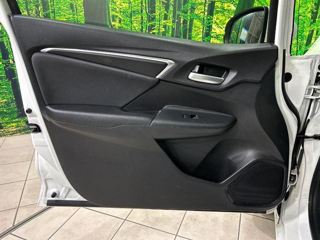 フィットハイブリッド Ｌパッケージ　純正ナビ　シティブレーキアクティブシステム　バックカメラ　禁煙車　ＬＥＤヘッド　ＥＴＣ　クルーズコントロール　オートライト　オートエアコン　Ｂｌｕｅｔｏｏｔｈ　ＣＤ　ＤＶＤ再生（22枚目）