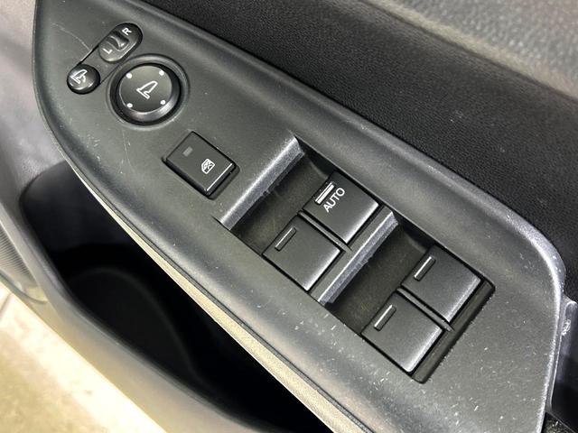 フィットハイブリッド Ｌパッケージ　純正ナビ　シティブレーキアクティブシステム　バックカメラ　禁煙車　ＬＥＤヘッド　ＥＴＣ　クルーズコントロール　オートライト　オートエアコン　Ｂｌｕｅｔｏｏｔｈ　ＣＤ　ＤＶＤ再生（26枚目）