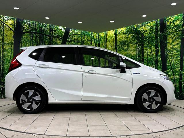 フィットハイブリッド Ｌパッケージ　純正ナビ　シティブレーキアクティブシステム　バックカメラ　禁煙車　ＬＥＤヘッド　ＥＴＣ　クルーズコントロール　オートライト　オートエアコン　Ｂｌｕｅｔｏｏｔｈ　ＣＤ　ＤＶＤ再生（59枚目）