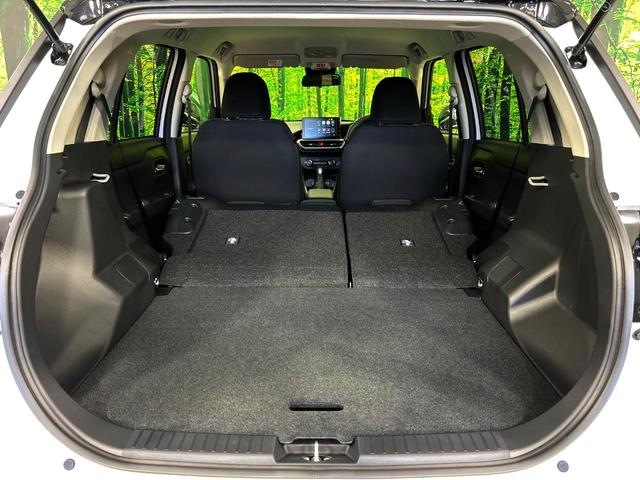 ライズ Ｚ　登録済未使用車　純正９型ディスプレイ　全周囲カメラ　スマートアシスト　レーダークルーズ　シートヒーター　ＬＥＤヘッド　純正１７インチアルミ　オートハイビーム　車線逸脱警報　オートライト（10枚目）