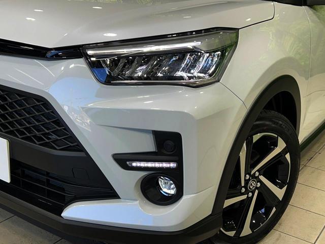 ライズ Ｚ　登録済未使用車　純正９型ディスプレイ　全周囲カメラ　スマートアシスト　レーダークルーズ　シートヒーター　ＬＥＤヘッド　純正１７インチアルミ　オートハイビーム　車線逸脱警報　オートライト（12枚目）