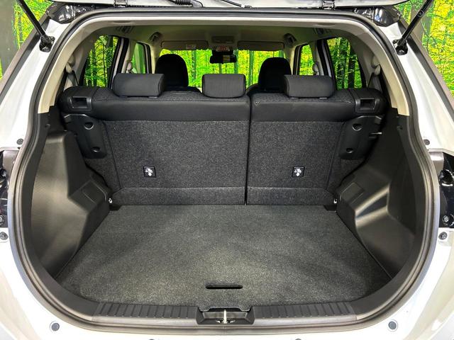 ライズ Ｚ　登録済未使用車　純正９型ディスプレイ　全周囲カメラ　スマートアシスト　レーダークルーズ　シートヒーター　ＬＥＤヘッド　純正１７インチアルミ　オートハイビーム　車線逸脱警報　オートライト（49枚目）