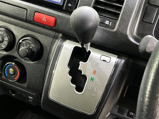 ハイエースバン ロングDX ディーゼル(軽油) 純正ナビ バックカメラ セーフティセンス 禁煙車 ETC2.0 オートハイビーム 車線逸脱警報 オートライト Bluetooth CD フルセグ(7枚目)
