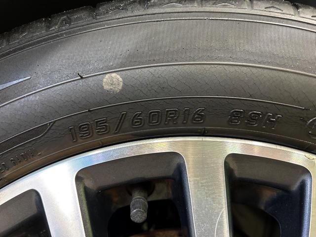 セレナ ハイウェイスターＶエアロモード＋セフティＳＨＶＡセフ　両側電動ドア　全周囲カメラ　衝突被害軽減システム　禁煙車　ドラレコ　スマートキー　ＬＥＤヘッド　ビルトインＥＴＣ　クルコン　純正１６インチアルミ　車線逸脱警報　オートライト　オートエアコン（25枚目）