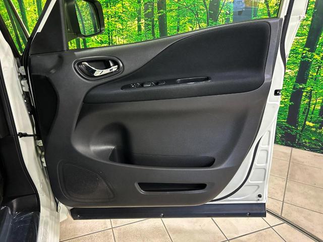 セレナ ハイウェイスターＶエアロモード＋セフティＳＨＶＡセフ　両側電動ドア　全周囲カメラ　衝突被害軽減システム　禁煙車　ドラレコ　スマートキー　ＬＥＤヘッド　ビルトインＥＴＣ　クルコン　純正１６インチアルミ　車線逸脱警報　オートライト　オートエアコン（41枚目）