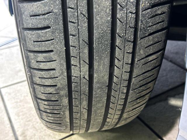 ヴォクシー Ｓ－Ｚ　ナビ付純正１０．５型ディスプレイ　セーフティセンス　両側電動スライドドア　バックカメラ　レーダークルーズ　禁煙車　ハーフレザーシート　ＬＥＤヘッド　ＥＴＣ２．０　純正１７インチアルミ（30枚目）