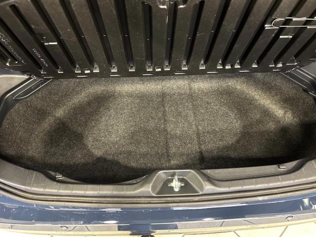 ヴォクシー Ｓ－Ｚ　ナビ付純正１０．５型ディスプレイ　セーフティセンス　両側電動スライドドア　バックカメラ　レーダークルーズ　禁煙車　ハーフレザーシート　ＬＥＤヘッド　ＥＴＣ２．０　純正１７インチアルミ（57枚目）