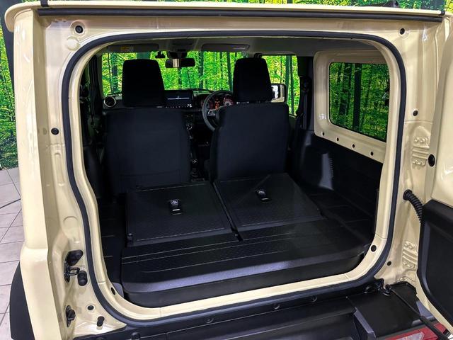 普段のお買い物や通勤、送迎等に十分な荷室スペースを確保しております。セカンドシートを倒すと、大きな荷物の積載も可能です♪