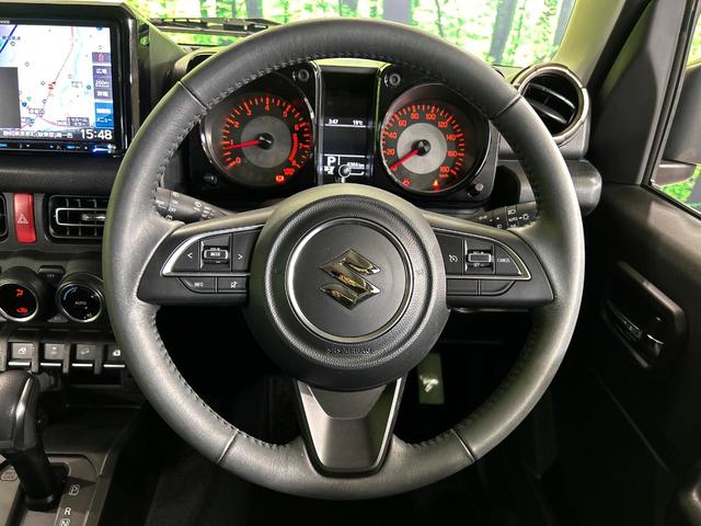 【純正革巻きステアリング】上質な革を使用することで、手にしっかり馴染みとても運転しやすいハンドルです♪