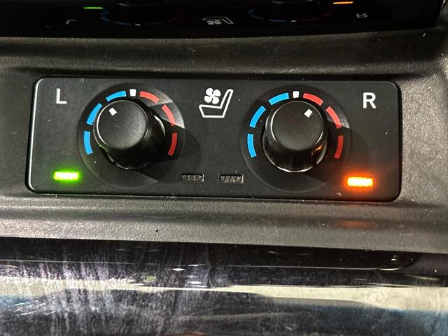 ヴェルファイア ２．５Ｚ　Ｇエディション　純正９インチナビ　後席モニター　セーフティセンス　両側電動スライドドア　バックカメラ　禁煙車　電動リアゲート　シートベンチレーション　デジタルインナーミラー　三眼ＬＥＤヘッド　１００Ｖ電源（7枚目）