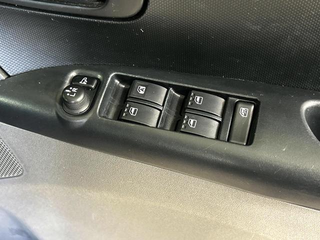 タント カスタムRS ターボ 電動スライドドア 禁煙車 スマートキー HIDヘッド 純正15インチアルミ オートエアコン CD 電動格納ミラー(6枚目)