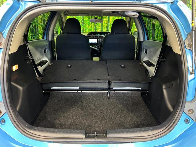 アクア Ｓ　ＳＤナビ　禁煙車　スマートキー　ＥＴＣ　オートエアコン　ＣＤ　ＤＶＤ再生　地デジ　オートライト　シートヒーター（10枚目）