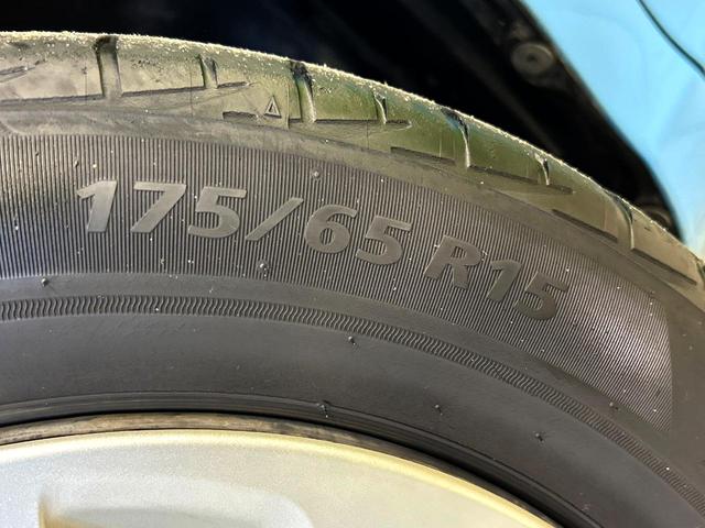 アクア Ｓ　ＳＤナビ　禁煙車　スマートキー　ＥＴＣ　オートエアコン　ＣＤ　ＤＶＤ再生　地デジ　オートライト　シートヒーター（28枚目）