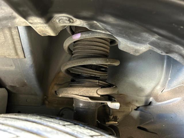 ノート Ｘ　ＤＩＧ－Ｓ　Ｖセレクション＋セーフティ　純正ＳＤナビ　全周囲カメラ　衝突被害軽減システム　禁煙車　コーナーセンサー　スマートキー　ＬＥＤヘッド　ＥＴＣ　車線逸脱警報　オートライト　オートエアコン　Ｂｌｕｅｔｏｏｔｈ　ＣＤ　ＤＶＤ再生（21枚目）