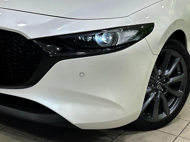 ＭＡＺＤＡ３ファストバック ＸＤバーガンディ　セレクション　ＢＯＳＥサウンド　マツダコネクトナビ　ブラインドスポットモニター　革シート　全周囲カメラ　ヘッドアップディスプレイ　レーダークルーズ　シートヒーター　ステアリングヒーター　パドルシフト　ＥＴＣ（12枚目）