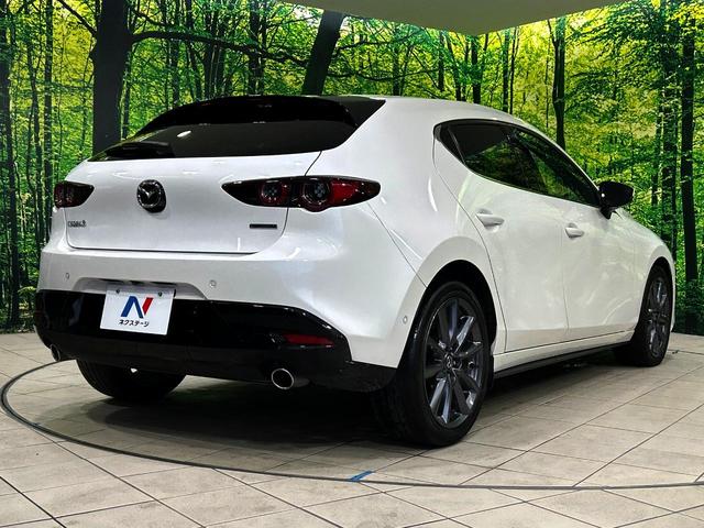 ＭＡＺＤＡ３ファストバック ＸＤバーガンディ　セレクション　ＢＯＳＥサウンド　マツダコネクトナビ　ブラインドスポットモニター　革シート　全周囲カメラ　ヘッドアップディスプレイ　レーダークルーズ　シートヒーター　ステアリングヒーター　パドルシフト　ＥＴＣ（17枚目）