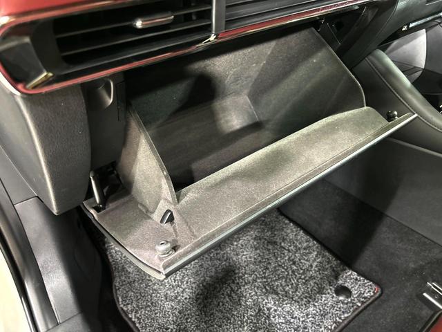 ＭＡＺＤＡ３ファストバック ＸＤバーガンディ　セレクション　ＢＯＳＥサウンド　マツダコネクトナビ　ブラインドスポットモニター　革シート　全周囲カメラ　ヘッドアップディスプレイ　レーダークルーズ　シートヒーター　ステアリングヒーター　パドルシフト　ＥＴＣ（40枚目）