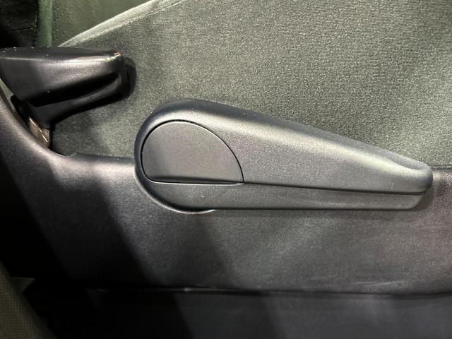 エスティマ アエラス　両側電動ドア　バックカメラ　衝突被害軽減システム　禁煙車　電動リアゲート　ドラレコ　コーナーセンサー　スマートキー　ＬＥＤヘッド　ビルトインＥＴＣ　クルコン　純正１７インチアルミ（37枚目）