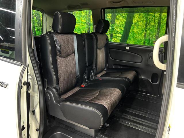 セレナ ハイウェイスター　Ｖセレ＋セーフティＩＩ　ＳＨＶ　両側電動ドア　純正ＳＤナビ　後席モニター　全周囲カメラ　衝突被害軽減システム　禁煙車　コーナーセンサー　スマートキー　ＬＥＤヘッド　ビルトインＥＴＣ　クルコン　純正１６インチアルミ　車線逸脱警報（9枚目）