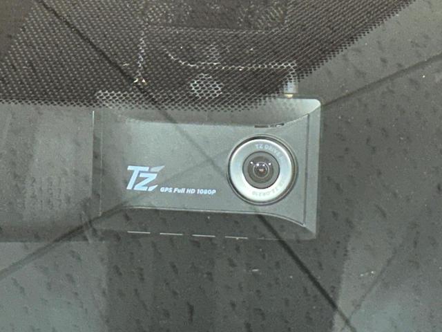 ヤリス X 純正8インチディスプレイ バックカメラ セーフティセンス 禁煙車 クリアランスソナー ETC オートハイビーム 車線逸脱警報 オートライト Bluetooth スマートキー(6枚目)