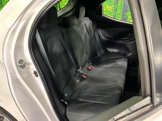 ヤリス X 純正8インチディスプレイ バックカメラ セーフティセンス 禁煙車 クリアランスソナー ETC オートハイビーム 車線逸脱警報 オートライト Bluetooth スマートキー(9枚目)