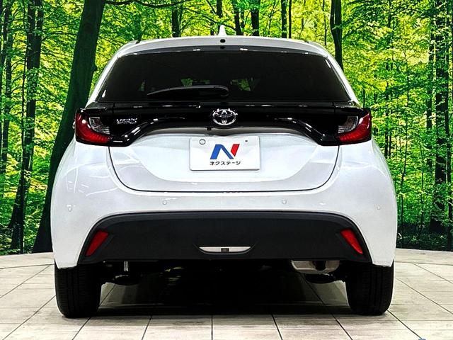 ヤリス X 純正8インチディスプレイ バックカメラ セーフティセンス 禁煙車 クリアランスソナー ETC オートハイビーム 車線逸脱警報 オートライト Bluetooth スマートキー(15枚目)