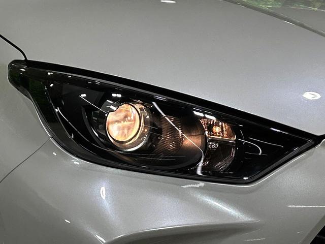 ヤリス X 純正8インチディスプレイ バックカメラ セーフティセンス 禁煙車 クリアランスソナー ETC オートハイビーム 車線逸脱警報 オートライト Bluetooth スマートキー(22枚目)