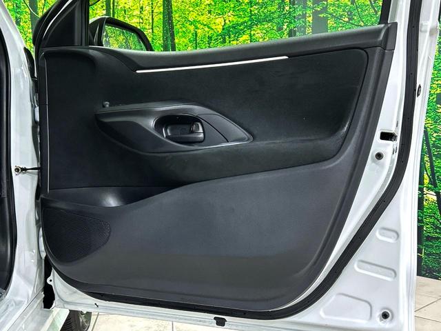 ヤリス X 純正8インチディスプレイ バックカメラ セーフティセンス 禁煙車 クリアランスソナー ETC オートハイビーム 車線逸脱警報 オートライト Bluetooth スマートキー(38枚目)