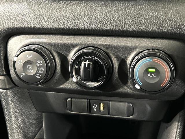 ヤリス X 純正8インチディスプレイ バックカメラ セーフティセンス 禁煙車 クリアランスソナー ETC オートハイビーム 車線逸脱警報 オートライト Bluetooth スマートキー(41枚目)