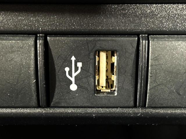 ヤリス X 純正8インチディスプレイ バックカメラ セーフティセンス 禁煙車 クリアランスソナー ETC オートハイビーム 車線逸脱警報 オートライト Bluetooth スマートキー(42枚目)