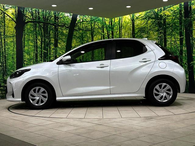 ヤリス X 純正8インチディスプレイ バックカメラ セーフティセンス 禁煙車 クリアランスソナー ETC オートハイビーム 車線逸脱警報 オートライト Bluetooth スマートキー(57枚目)