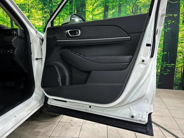 ヴェゼル e:HEV Z 登録済未使用車 全周囲カメラ 衝突被害軽減システム 電動リアゲート ハーフレザーシート 登録済未使用車 全周囲カメラ 衝突被害軽減システム 電動リアゲート ハーフレザーシート コーナーセンサー(42枚目)