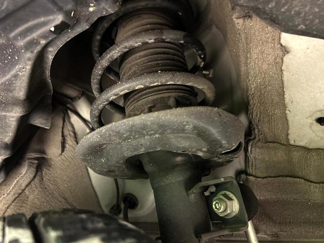 ヤリス ハイブリッドＸ　純正８型ディスプレイ　セーフティセンス　レーダークルーズ　バックカメラ　１００Ｖ電源　ＥＴＣ　クリアランスソナー　オートハイビーム　オートライト　オートエアコン　Ｂｌｕｅｔｏｏｔｈ　フルセグ（20枚目）