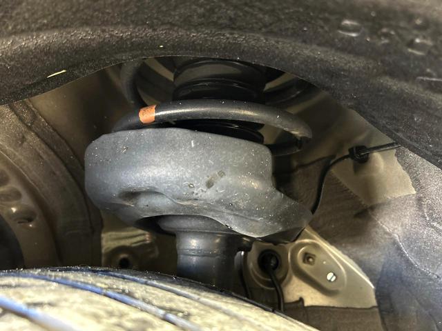 ヴォクシー ハイブリッドS-Z 両側電動ドア 後席モニター 全周囲カメラ 100V電源 衝突被害軽減システム レーダークルーズ 電動リアゲート ハーフレザーシート ドラレコ コーナーセンサー スマートキー(21枚目)