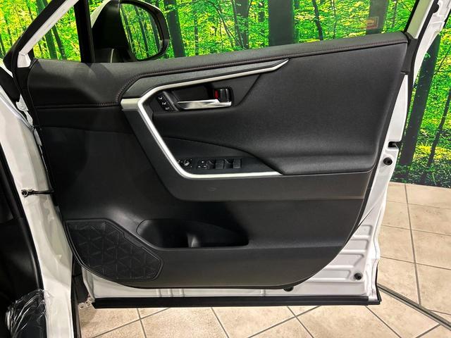 RAV4 アドベンチャー オフロードパッケージ 純正9インチディスプレイ 全周囲カメラ セーフティセンス レーダークルーズ ブラインドスポットモニター デジタルインナーミラー 禁煙車 シートベンチレーション 電動リアゲート ステアリングヒーター(42枚目)