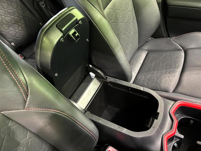 RAV4 アドベンチャー オフロードパッケージ 純正9インチディスプレイ 全周囲カメラ セーフティセンス レーダークルーズ ブラインドスポットモニター デジタルインナーミラー 禁煙車 シートベンチレーション 電動リアゲート ステアリングヒーター(44枚目)