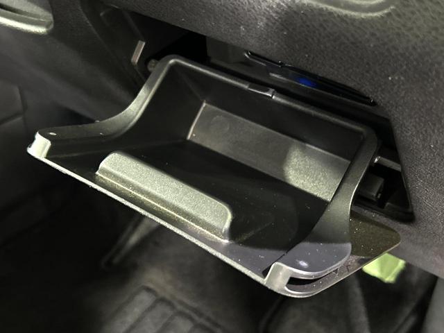 セレナ ハイウェイスター Vセレクション 純正9型ナビ アラウンドビューモニター 両側電動スライドドア 後席モニター エマージェンシーブレーキ 禁煙車 LEDヘッド ETC クルーズコントロール 純正16インチアルミ(56枚目)