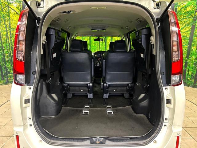 エスクァイア Gi ナビゲーション 後席モニター 両側電動スライドドア バックカメラ 禁煙車 LEDヘッド ETC クルーズコントロール オートハイビーム オートライト 踏み間違い防止付きクリアランスソナー 7人乗り(11枚目)