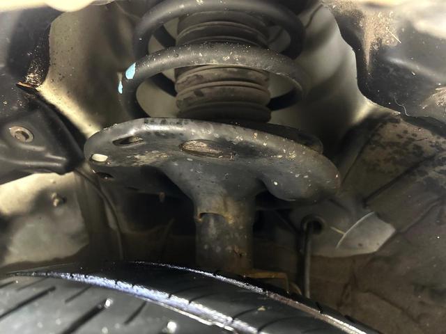 エスクァイア Gi ナビゲーション 後席モニター 両側電動スライドドア バックカメラ 禁煙車 LEDヘッド ETC クルーズコントロール オートハイビーム オートライト 踏み間違い防止付きクリアランスソナー 7人乗り(27枚目)