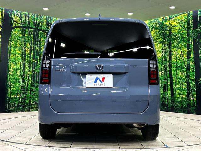 フリード エアー　ＥＸ　登録済未使用車　ホンダセンシング　アダプティブクルーズコントロール　両側電動スライドドア　ブラインドスポットモニター　シートヒーター　ＬＥＤヘッド　純正１５インチアルミ　オートハイビーム　オートライト（16枚目）