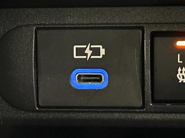 ヤリスクロス ハイブリッドＺ　純正８型ディスプレイオーディオ　バックカメラ　セーフティセンス　レーダークルーズ　禁煙車　ハーフレザーシート　パワーシート　コーナーセンサー　ＬＥＤヘッド　ＥＴＣ　純正１８インチアルミ（26枚目）