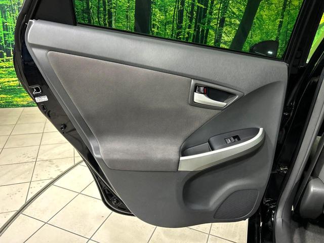 プリウス Ｓツーリングセレクション　純正ＳＤナビ　バックカメラ　禁煙車　コーナーセンサー　スマートキー　ＨＩＤヘッド　ビルトインＥＴＣ　純正１７インチアルミ　オートライト　オートエアコン　Ｂｌｕｅｔｏｏｔｈ　ＣＤ　ＤＶＤ再生　地デジ（34枚目）