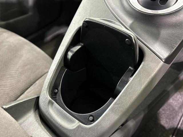 プリウス Ｓツーリングセレクション　純正ＳＤナビ　バックカメラ　禁煙車　コーナーセンサー　スマートキー　ＨＩＤヘッド　ビルトインＥＴＣ　純正１７インチアルミ　オートライト　オートエアコン　Ｂｌｕｅｔｏｏｔｈ　ＣＤ　ＤＶＤ再生　地デジ（45枚目）