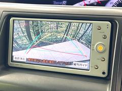 【バックカメラ】駐車時に後方がリアルタイム映像で確認できます。大型商業施設や立体駐車場での駐車時や、夜間のバック時に大活躍！運転スキルに関わらず、今や必須となった装備のひとつです！ 4