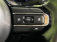 �ڥ����ץƥ��֥��롼������ȥ�����۹�®ƻϩ�Ǥ�Ĺ��Υ���Ԥ��ڤˡ�����ư��®�٤��ݤĥ��롼������ȥ����뤬�����ͷڸ������ƥ��Ϣ�Ȥ��������μ�ξ���Τ��Ƽִ֤��ݤĤ褦��®��Ĵ�ᤷ�Ƥ���ޤ����� 4