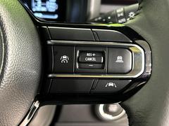 �ڥ����ץƥ��֥��롼������ȥ�����۹�®ƻϩ�Ǥ�Ĺ��Υ���Ԥ��ڤˡ�����ư��®�٤��ݤĥ��롼������ȥ����뤬�����ͷڸ������ƥ��Ϣ�Ȥ��������μ�ξ���Τ��Ƽִ֤��ݤĤ褦��®��Ĵ�ᤷ�Ƥ���ޤ����� 6