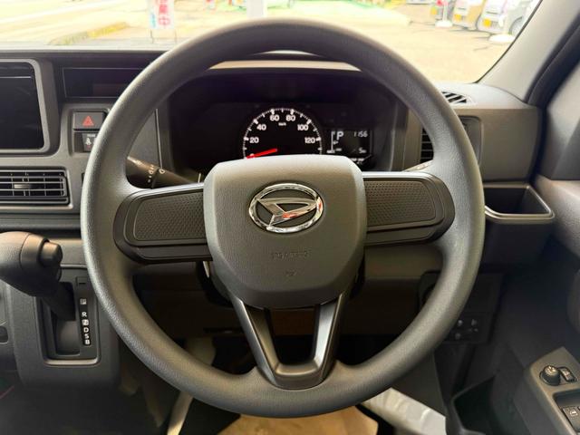 ハイゼットカーゴ デッキバンＧ　ＣＶＴ　衝突被害軽減システム　クリアランスソナー　両側スライドドア　スマートキー　アイドリングストップ　電動格納ミラー　オートライト　ＥＳＣ　エアコン　パワーステアリング　パワーウィンドウ（3枚目）